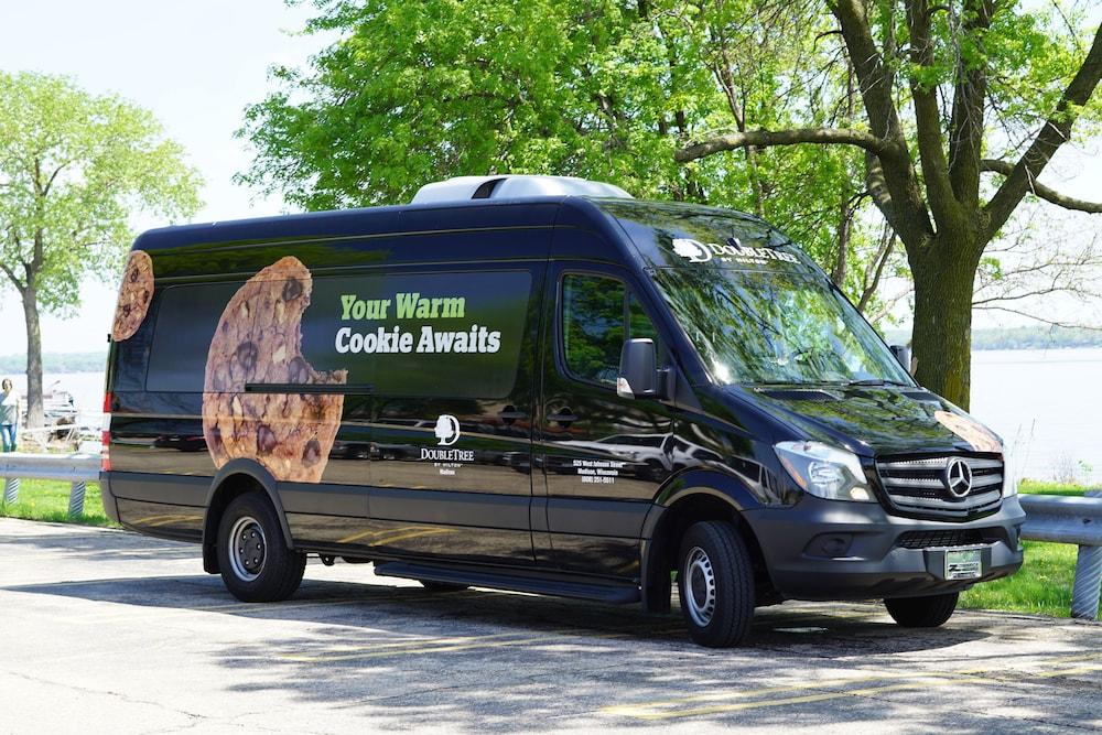 Doubletree By Hilton Madison Downtown Ξενοδοχείο Εξωτερικό φωτογραφία