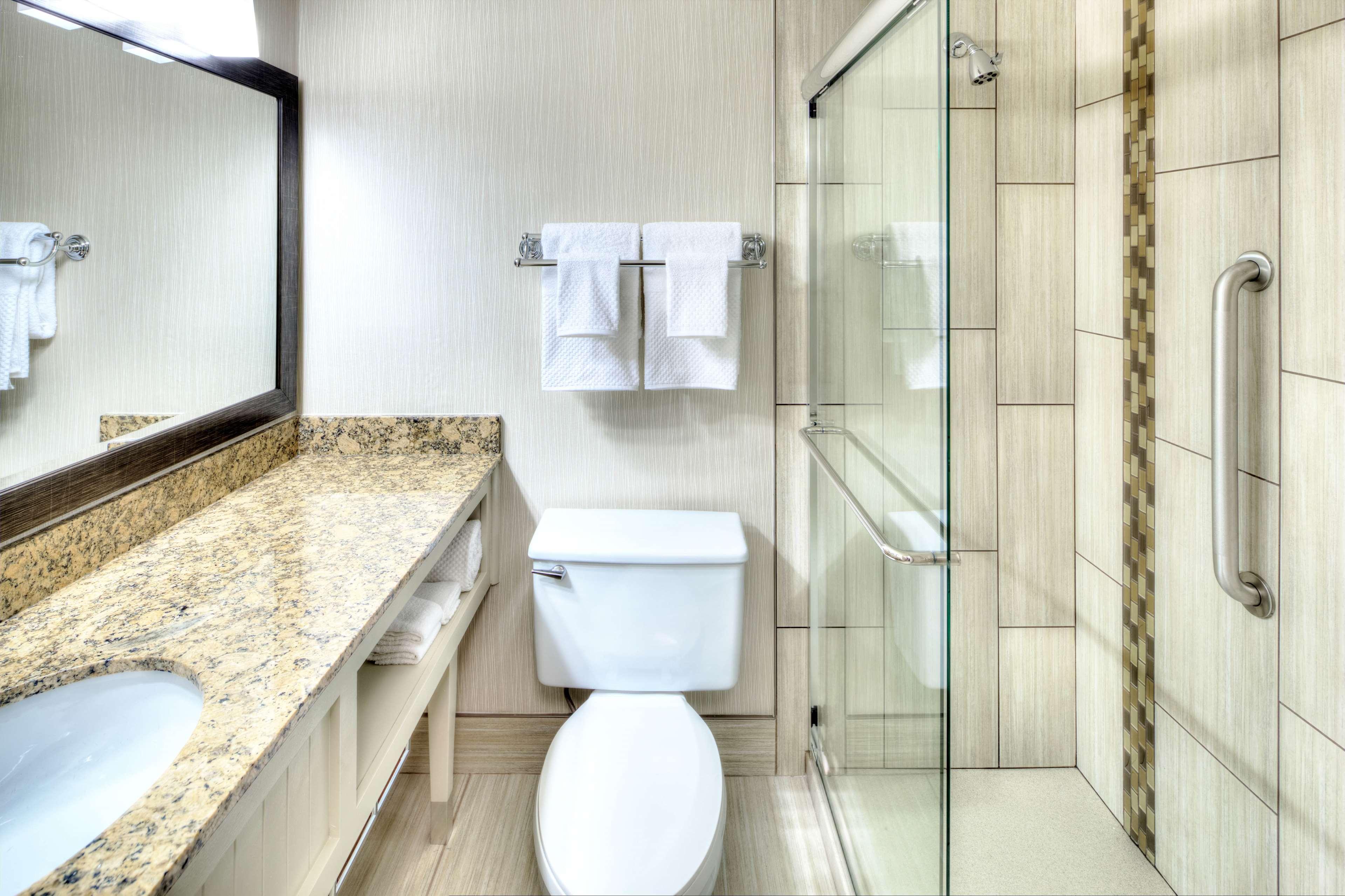 Doubletree By Hilton Madison Downtown Ξενοδοχείο Εξωτερικό φωτογραφία