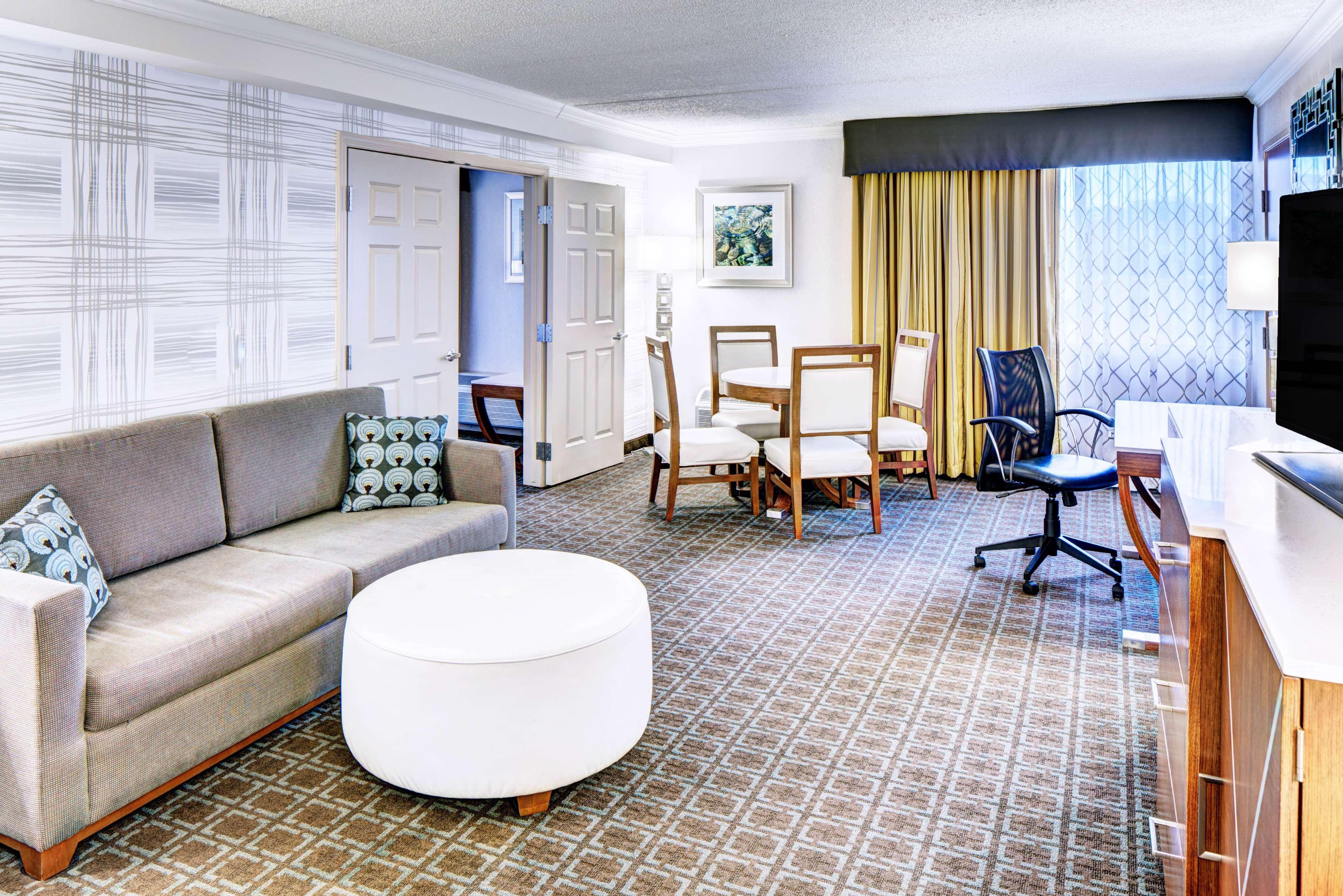 Doubletree By Hilton Madison Downtown Ξενοδοχείο Εξωτερικό φωτογραφία
