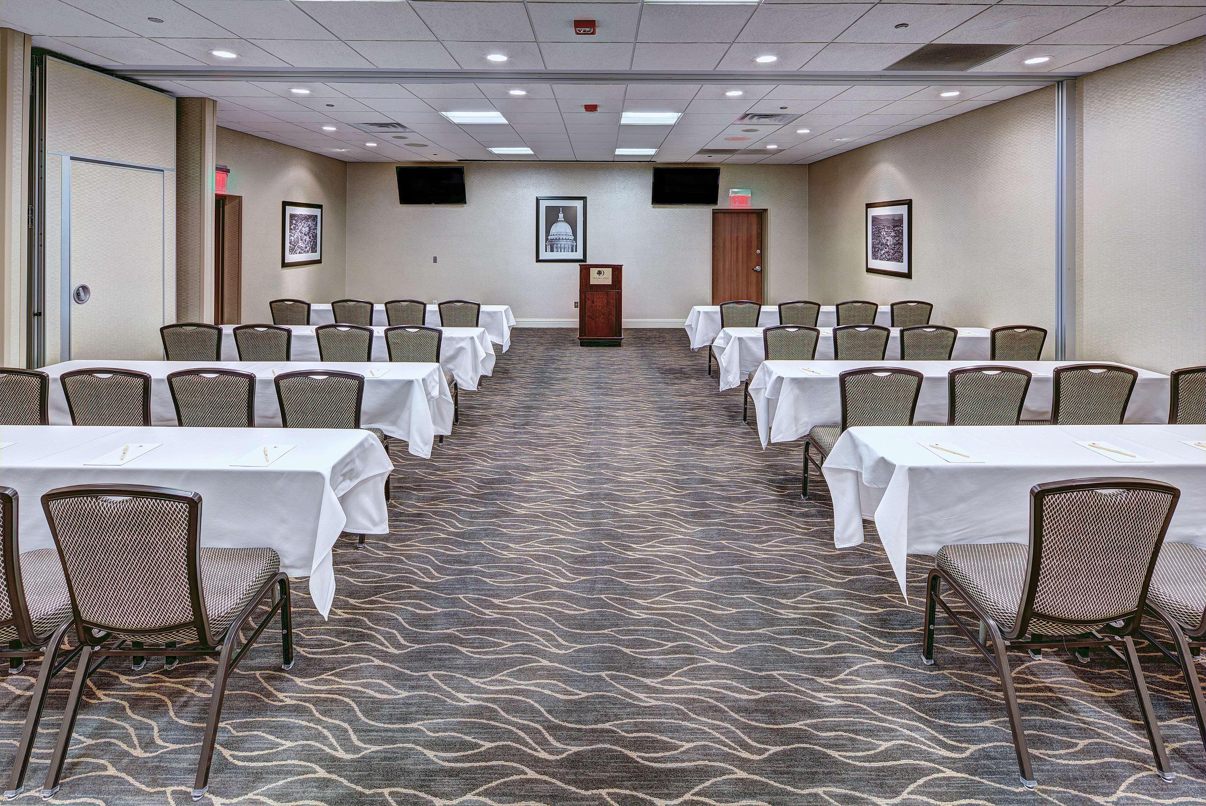 Doubletree By Hilton Madison Downtown Ξενοδοχείο Εξωτερικό φωτογραφία