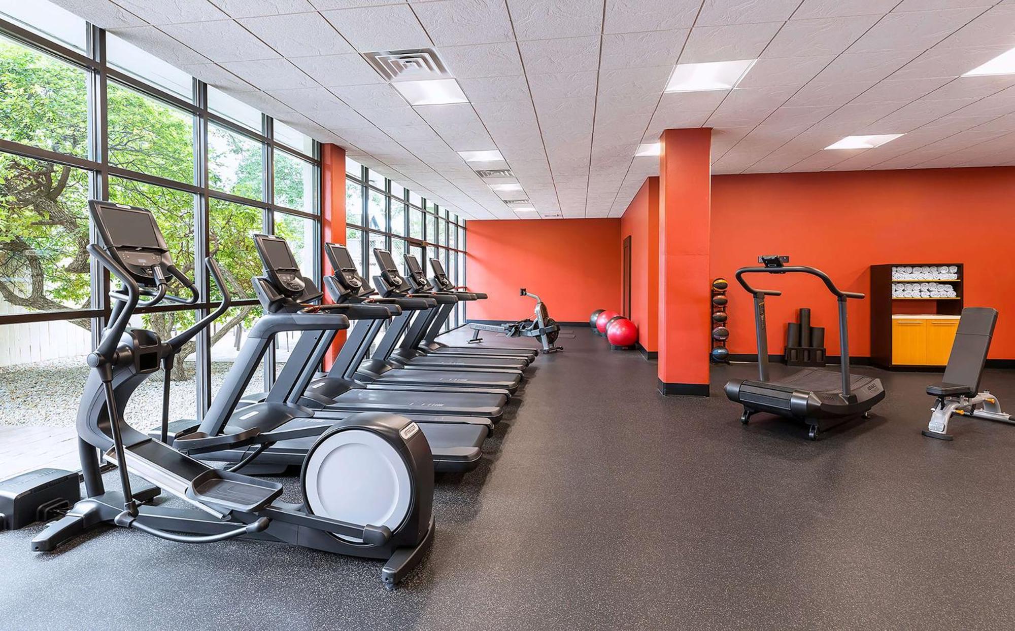 Doubletree By Hilton Madison Downtown Ξενοδοχείο Εξωτερικό φωτογραφία
